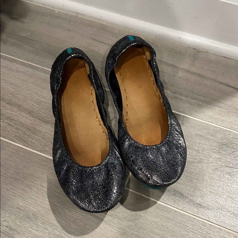 Tieks Drago Silver Metallic Ballet Flats Size 11 - Picture 3 of 9